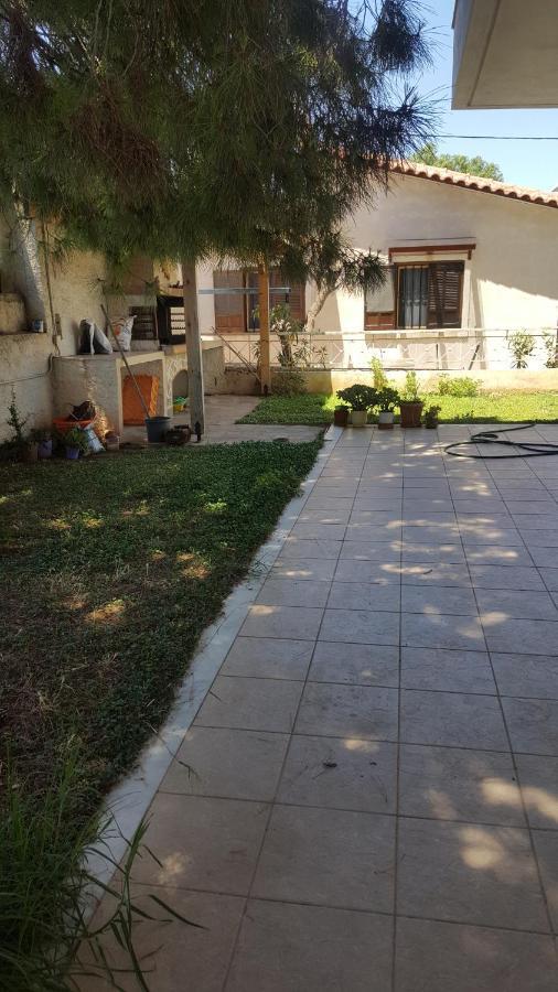 Joan'S Airport Apartment Artemida  Exterior foto