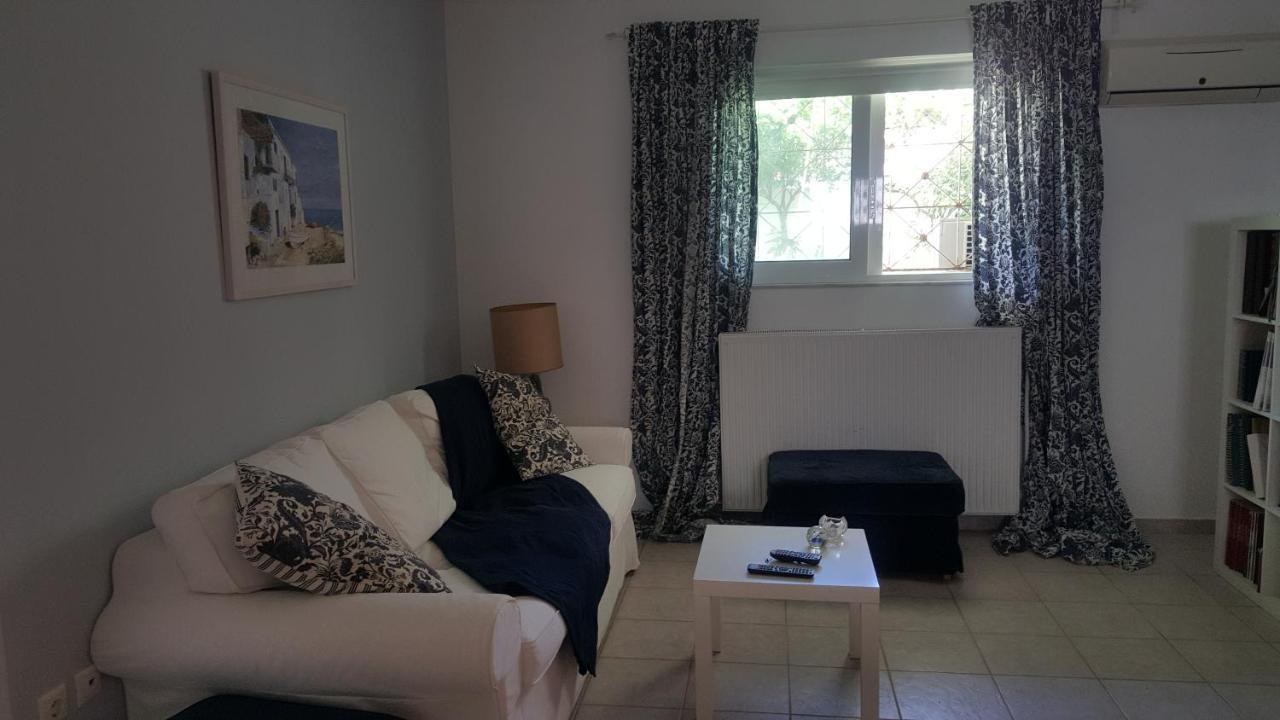 Joan'S Airport Apartment Artemida  Exterior foto
